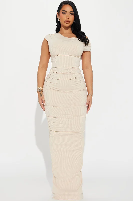 Kelli Snatched Maxi Dress - Cream