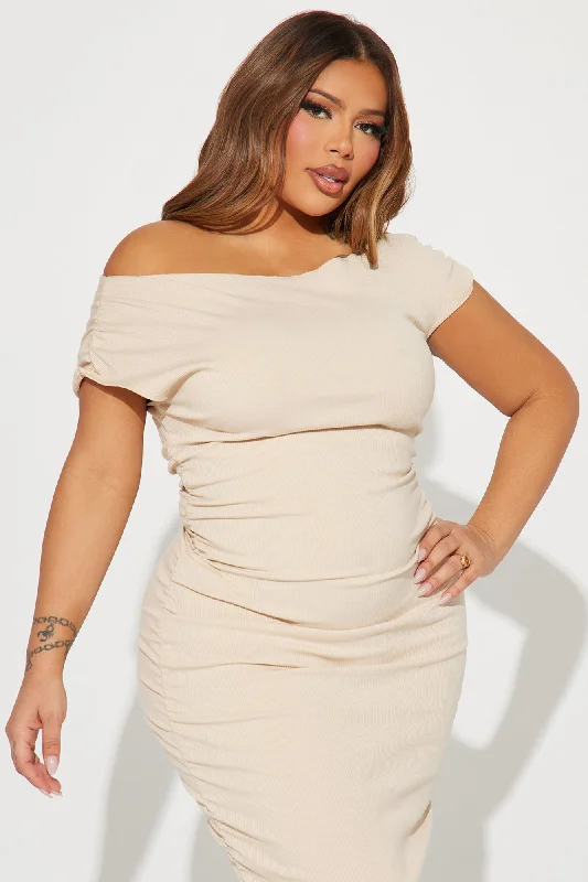 Kelli Snatched Maxi Dress - Cream