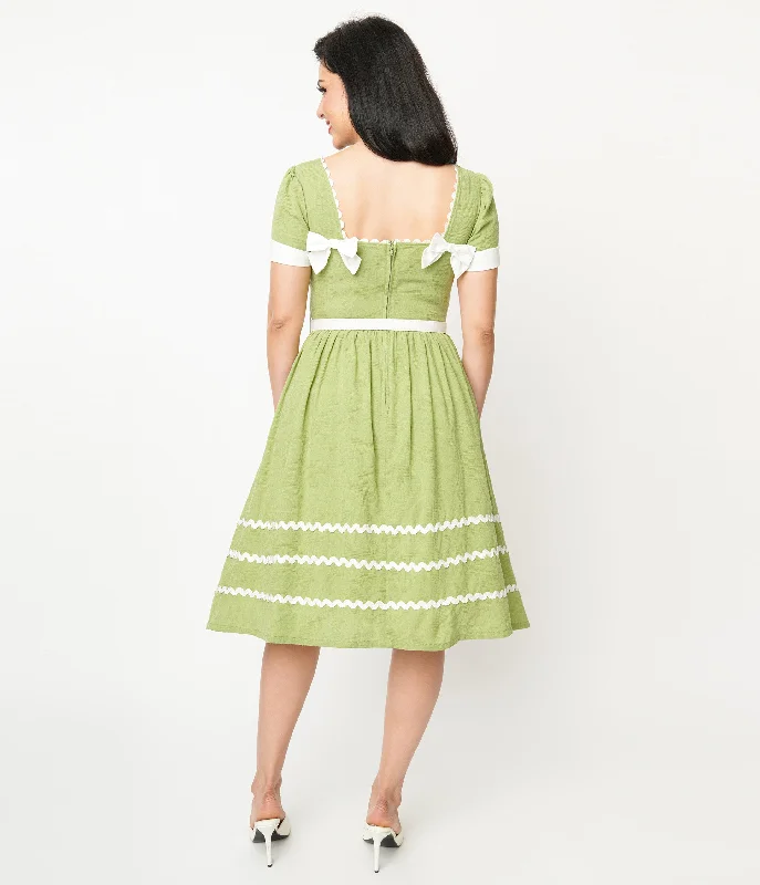 Unique Vintage Green & White Butterfly Brooch Swing Dress