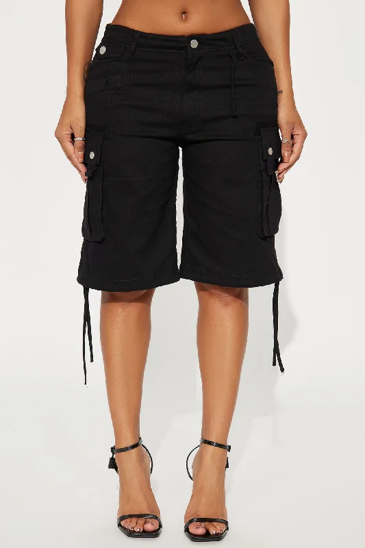 Laid Back Cargo Bermuda Short - Black