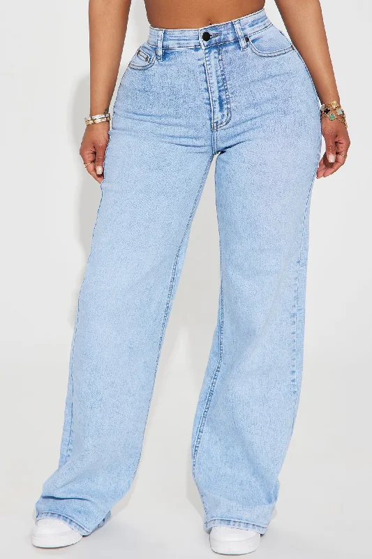 Make My Day Stretch Wide Leg Jeans - Light Wash