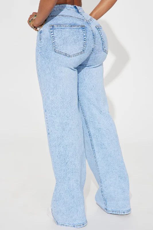 Make My Day Stretch Wide Leg Jeans - Light Wash