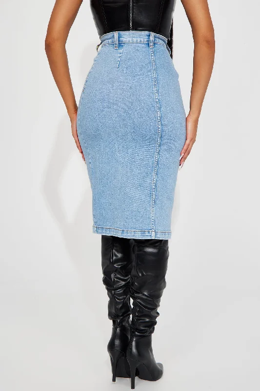 Right On The Line Denim Midi Skirt - Light Wash