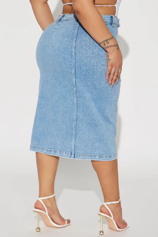 Right On The Line Denim Midi Skirt - Light Wash