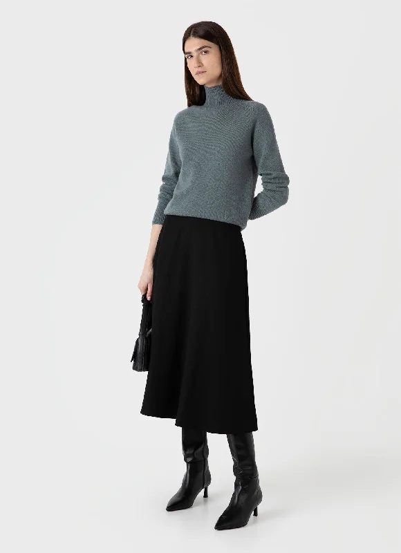 Women's Lambswool Funnel Neck Jumper in Smoke Green