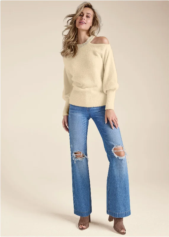 Cozy cold shoulder pearl accent sweater - Off White